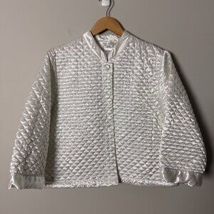 2/$30 KayAnna White Pearl Quilted Sleepwear Top Large
